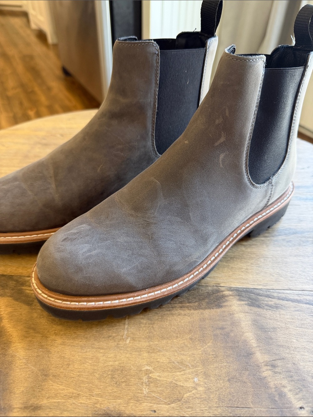 Women’s Go Yo Lug Chelsea Boots in Gray Suede